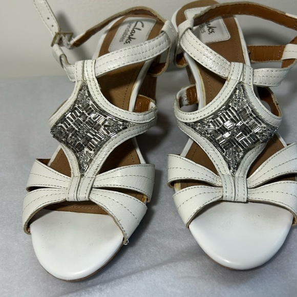 Clarks white wedge Sandals with Strappy Design and Low Heel - Picture 6 of 8